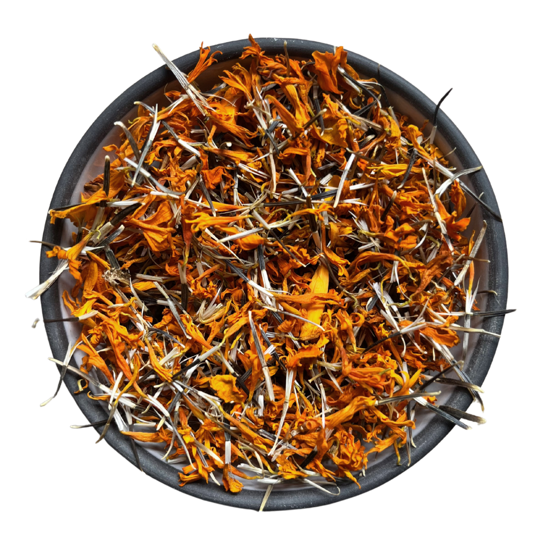 dried marigold flowers